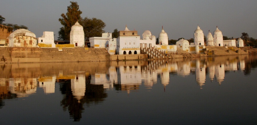 Bateshwar Temples overlooking Yamuna River